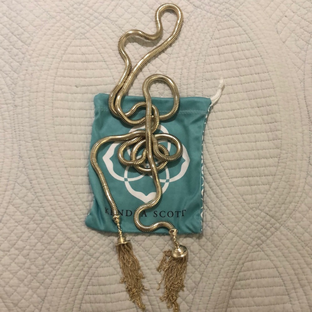 Kendra Scott necklace